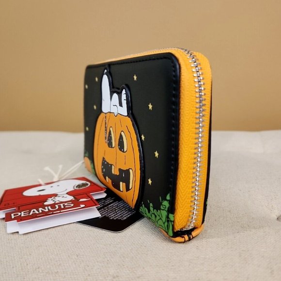 Loungefly Peanuts Snoopy the Great Pumpkin Halloween GID Zip Around Wallet NEW - Picture 5 of 13